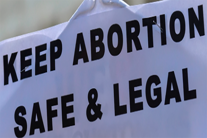 Interdire le droit à l’avortement c’est mettre des milliers de femmes en danger de mort !