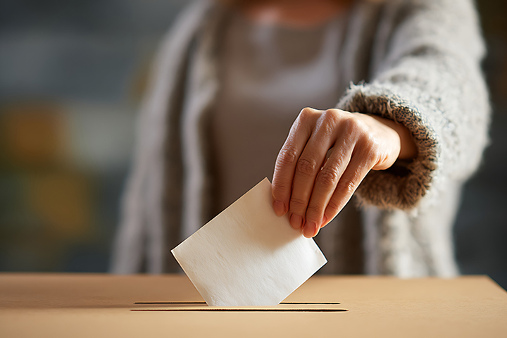 Le Service public, incompatible avec l’extrême droite et ses idées