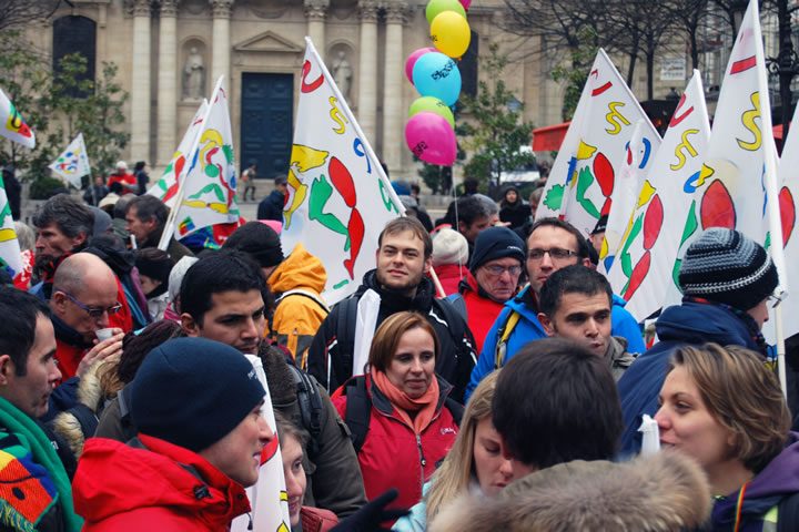 manifestation-drapeaux-snep